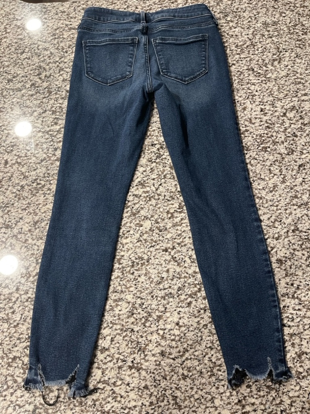 Old Navy Dark Wash Skinny Jeans with Frayed Hem - Picture 2 of 16
